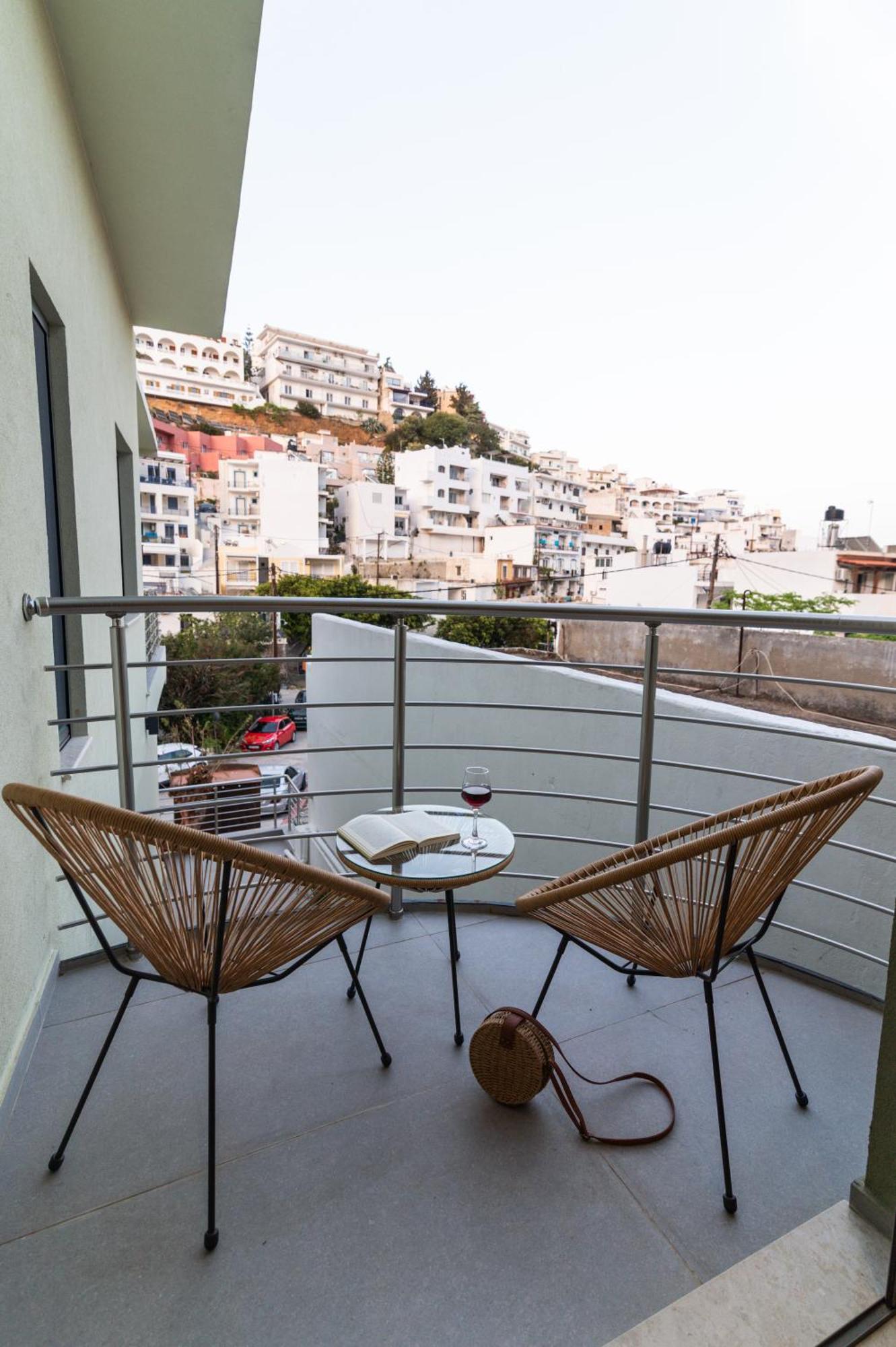 Patric.Ko Aparthotel Agia Galini  Exterior photo